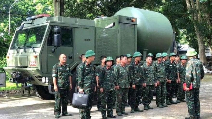 Bomb and mine clearance work deployed at the blast scene in Nghe An