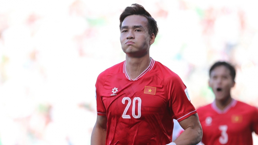 HLV Kim Sang Sik bất ngờ nhận tin buồn trước màn chạm trán ĐT Thái Lan