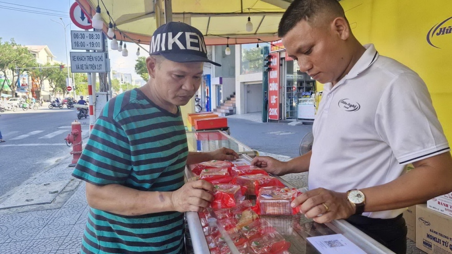 Thị trường bánh Trung thu tại Đà Nẵng đa dạng mẫu mã, giá cả tăng nhẹ