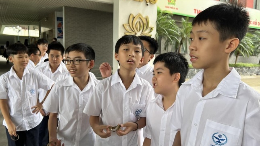 Đưa tiếng Anh thành ngôn ngữ thứ 2 trong trường học: Nỗ lực chuẩn hóa giáo viên