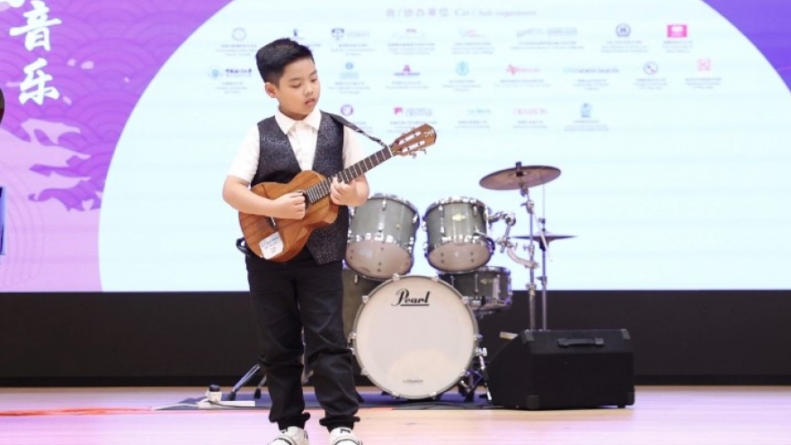 Vietnamese-Australian boy wins first prize at Hong Kong Int'l Music Festival