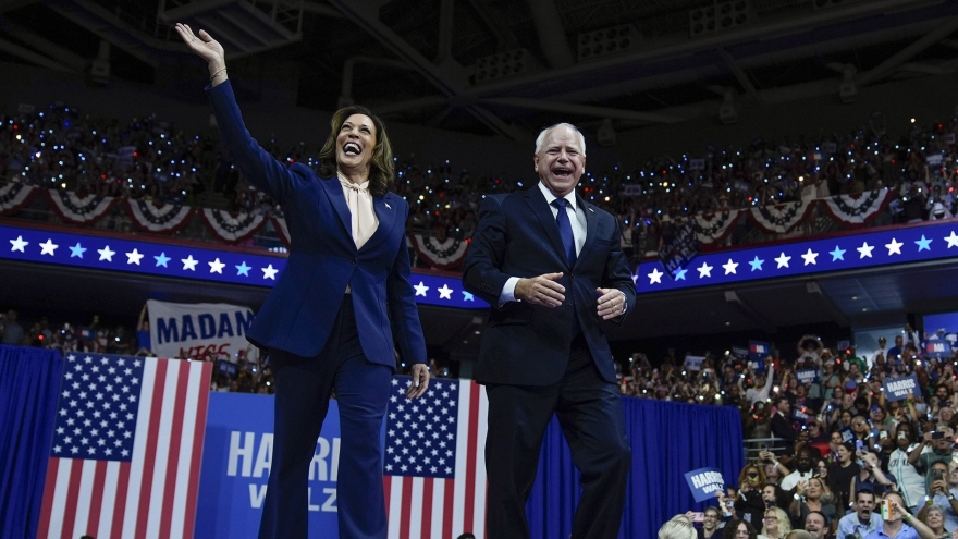 Kamala Harris-Tim Walz: Liên danh tranh cử “bình dân” nhất trong nửa thế kỷ qua