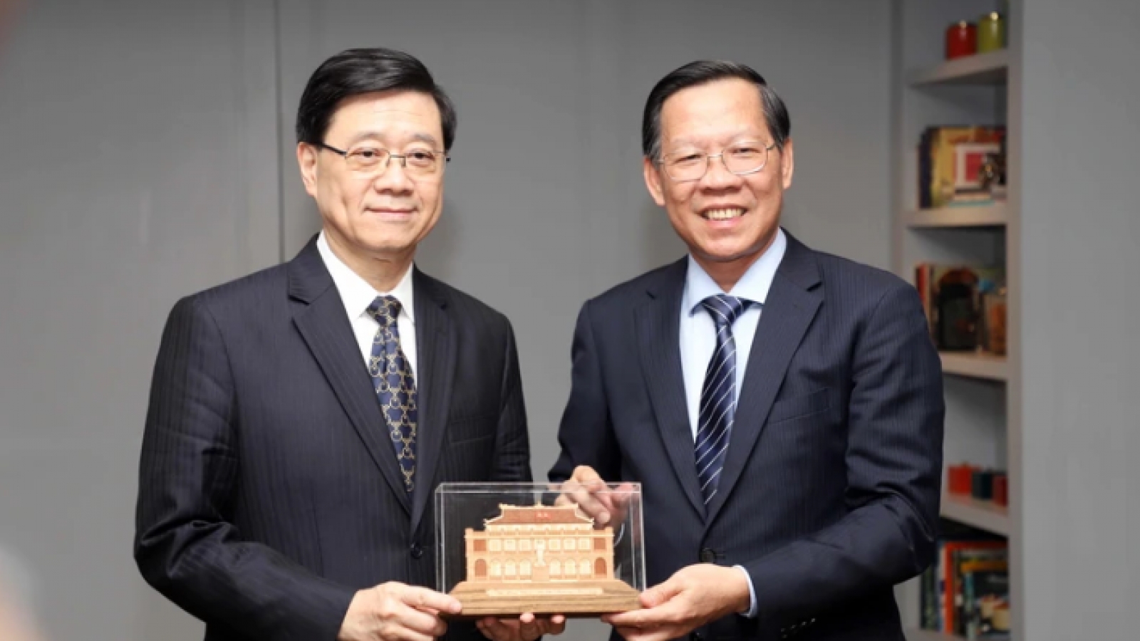 HCM City rolls out red carpet for Hong Kong investors: Official