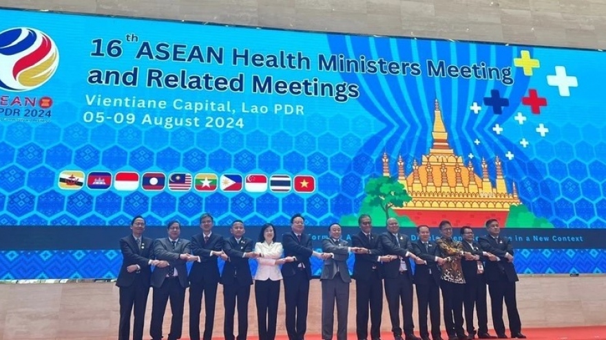 Vietnam attends 16th ASEAN Health Ministers Meeting and related meetings