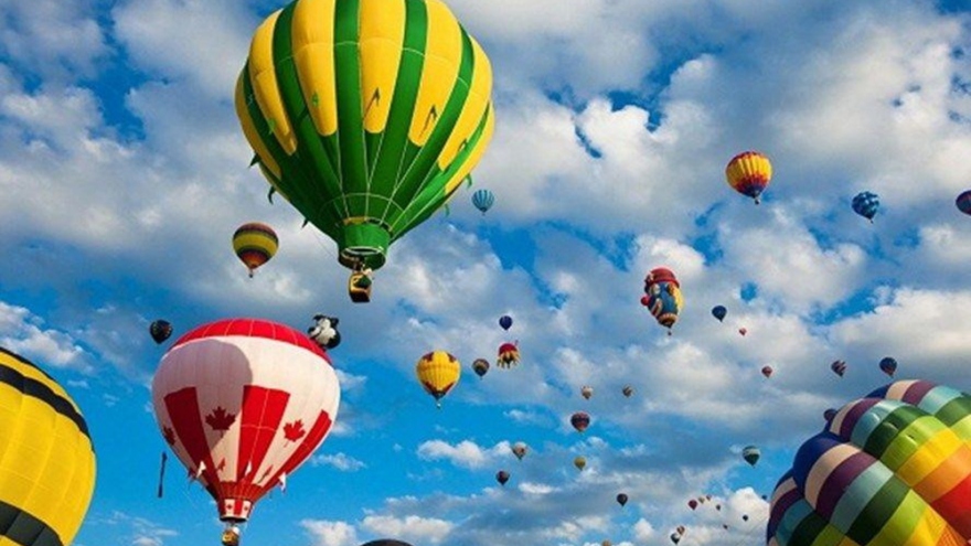 Ha Long to host first hot air balloon festival in early September