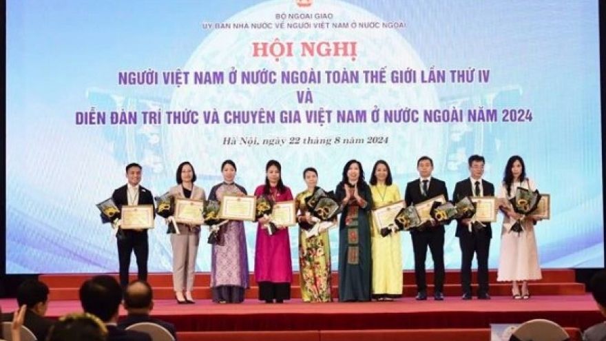 4th World Conference of Overseas Vietnamese wraps up