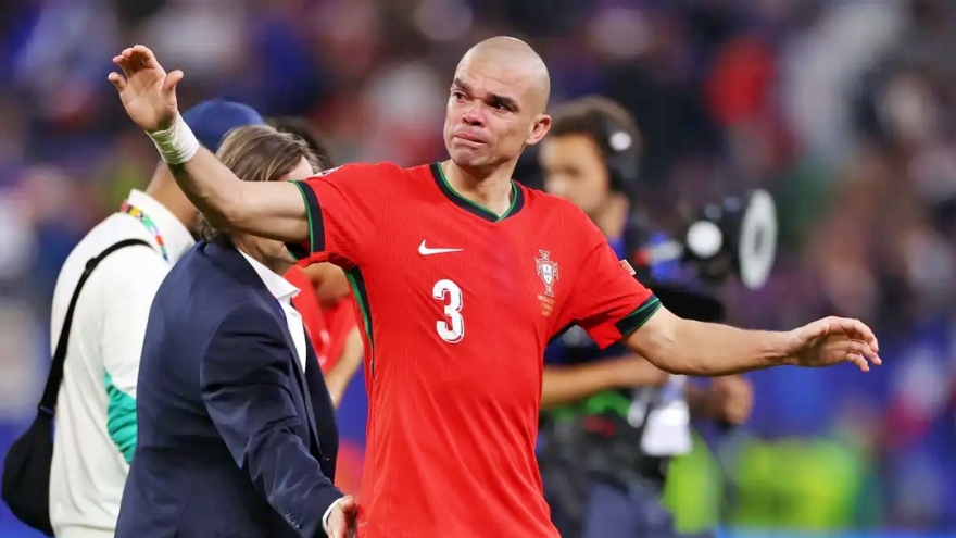 Trung vệ Pepe giải nghệ, Ronaldo viết tâm thư xúc động