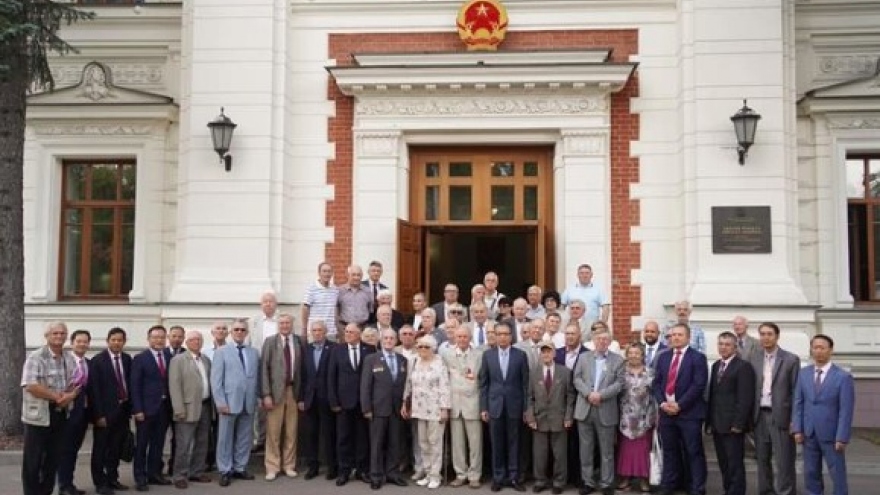 Get-together honours Russian experts - loyal friends of Vietnam