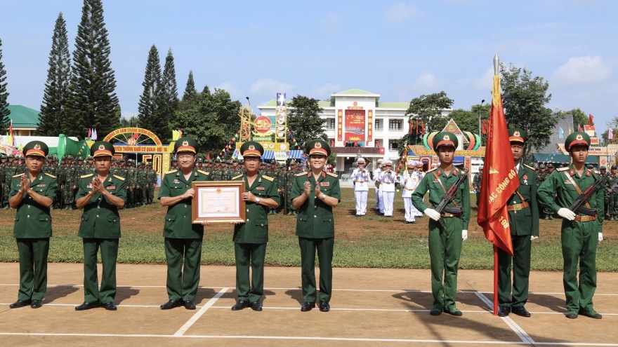 Lữ đoàn Đặc công bộ 198 đón nhận Huân chương Bảo vệ Tổ quốc hạng Nhất