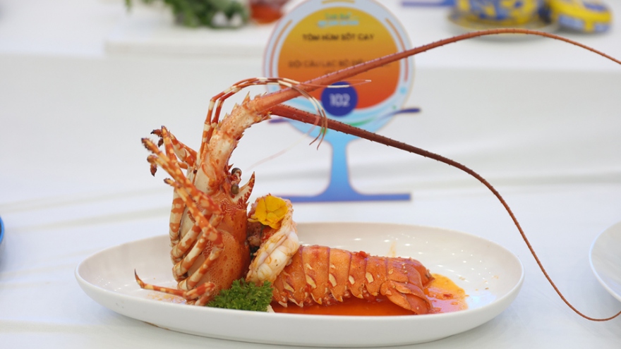 120 dishes made from Cam Ranh lobster set Vietnamese record