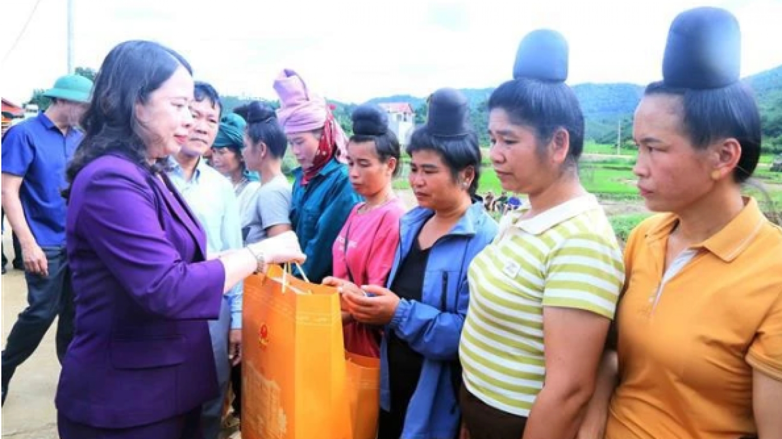 Vice President examines post-flood recovery in Son La