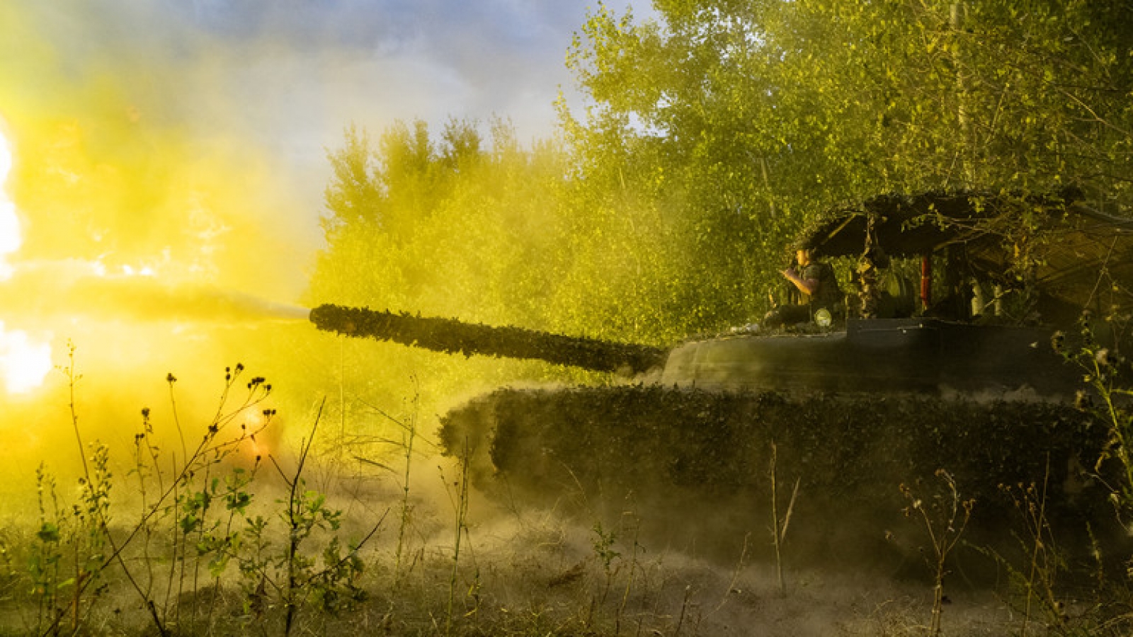 Nga dàn trận phản công ồ ạt tại Kursk, Ukraine lộ điểm yếu chiến lược