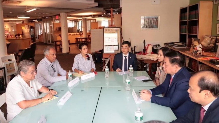 Party official meets with Communist Party USA in New York