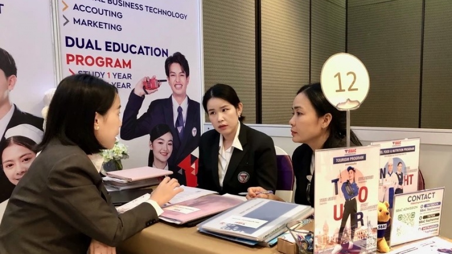 Vietnam and Thailand ramp up cooperation in training skilled workforce