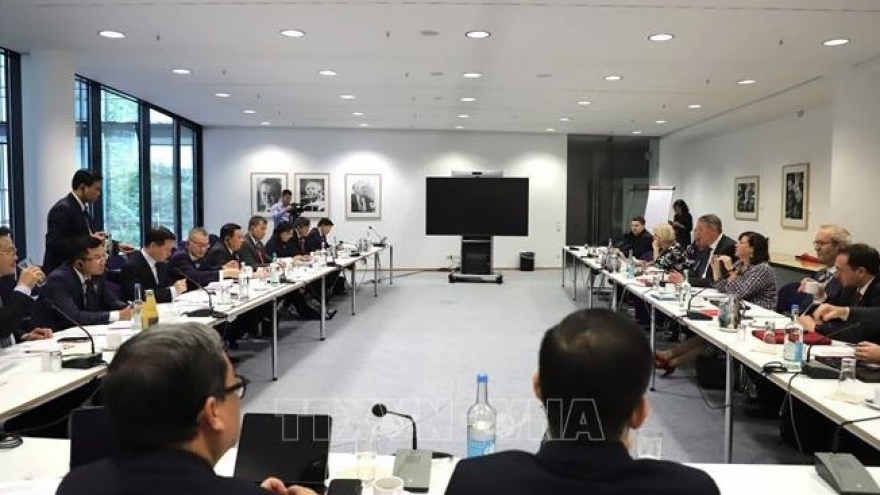 Vietnamese, German parties hold 9th dialogue in Berlin