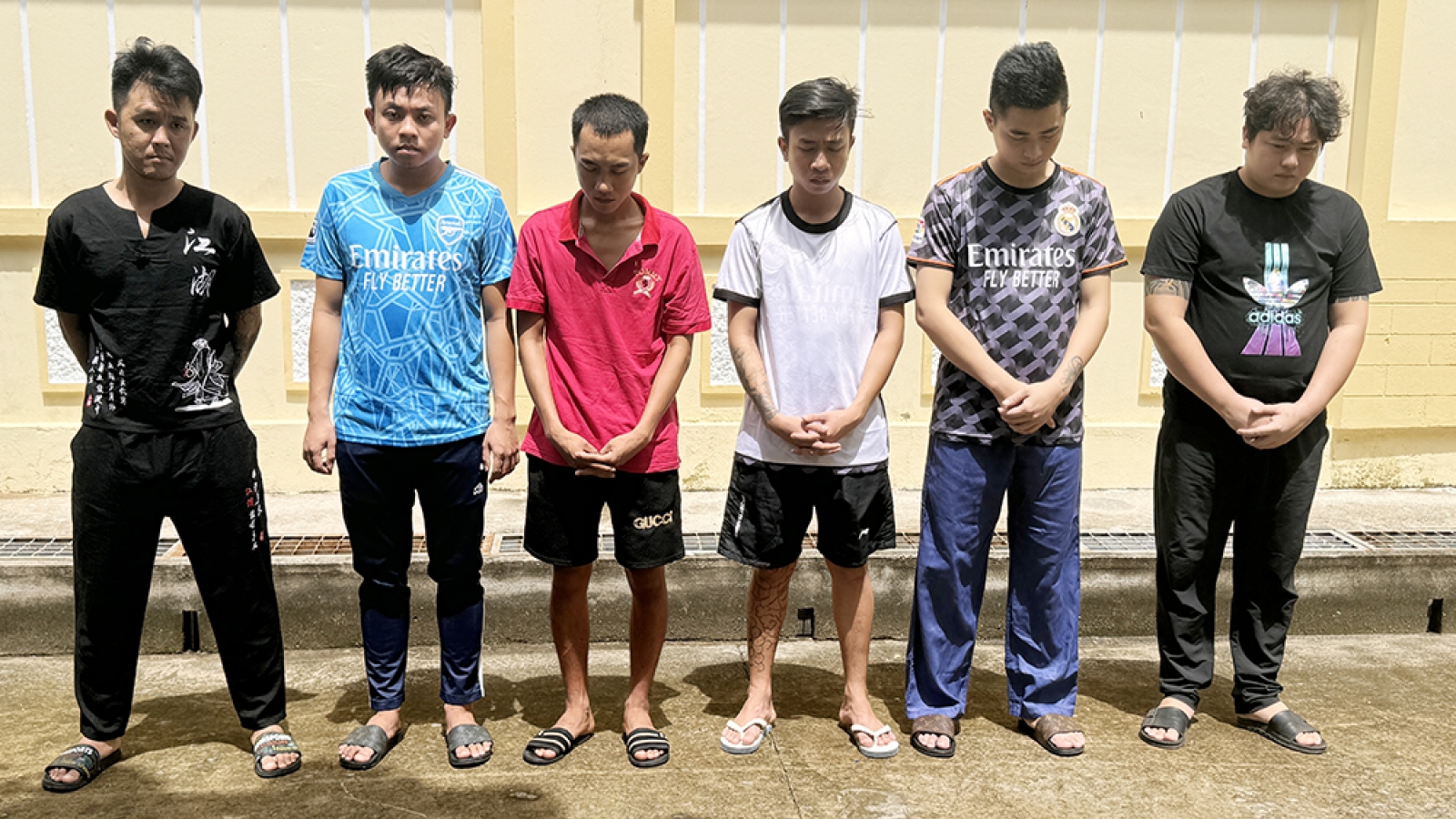 Khởi tố nhóm đối tượng bắt giữ người trái pháp luật và cưỡng đoạt tài sản