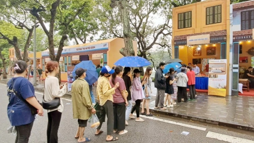 Hanoi Autumn Festival attracts 50,000 visitors