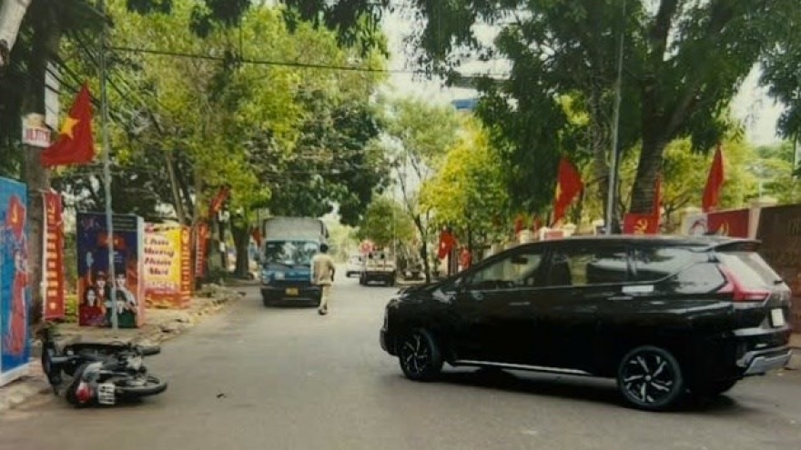 Giao xe cho con chưa đủ điều kiện điều khiển, bố bị khởi tố