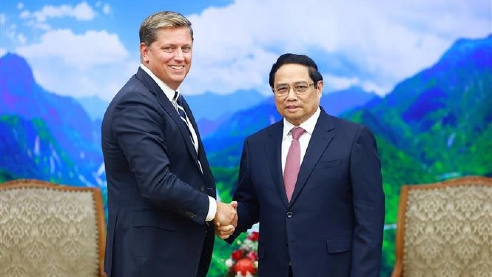 Prime Minister receives SpaceX Senior Vice President