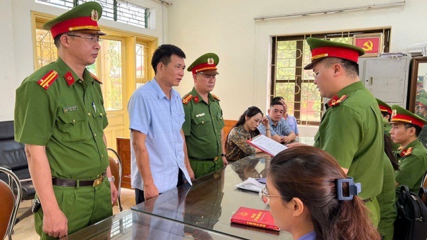 Khởi tố nguyên phó chủ tịch UBND xã lập khống hồ sơ đề nghị cấp sổ đỏ