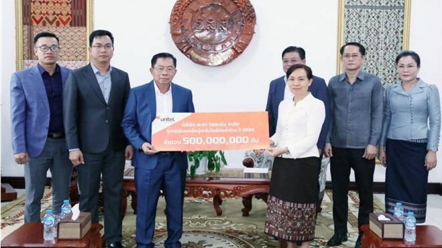 Overseas Vietnamese in Laos support victims of Typhoon Yagi