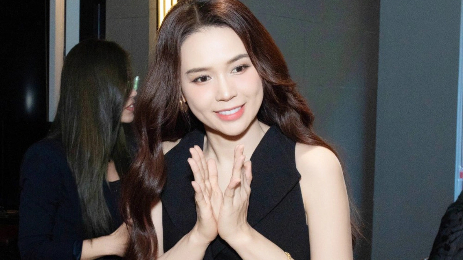Bị đồn bỏ nghề diễn viên sau khi sinh con, Sam nói gì?