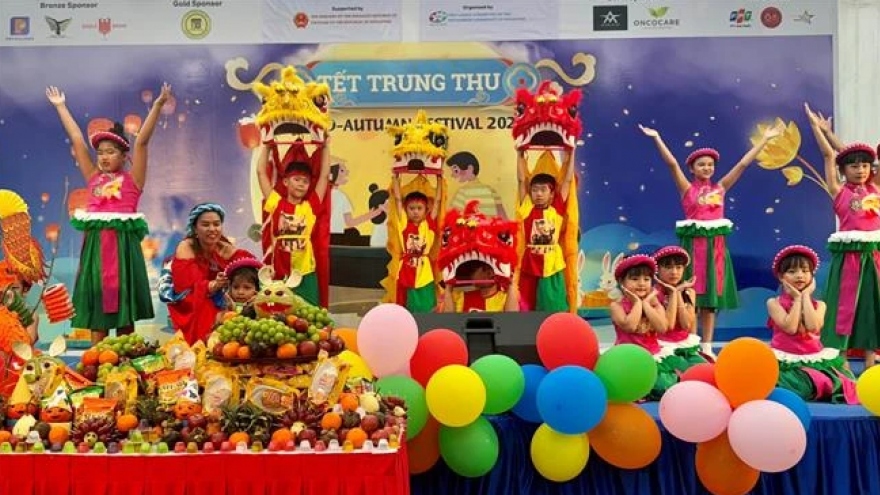 Overseas Vietnamese in Singapore enjoy Mid-Autumn Festival