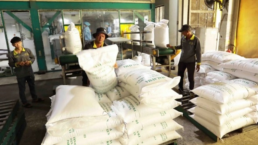 India officially lifts rice export ban