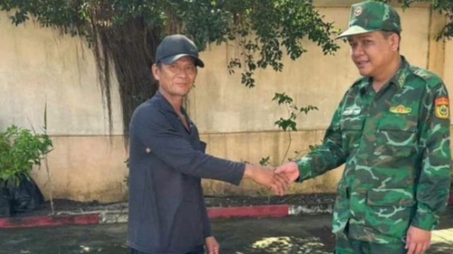 Bộ đội biên phòng tiếp nhận 156 viên đạn do ngư dân phát hiện