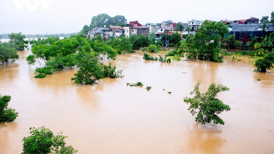 Lũ trên sông Hồng tại Hà Nội xuống chậm nhưng vẫn ở trên BĐ2