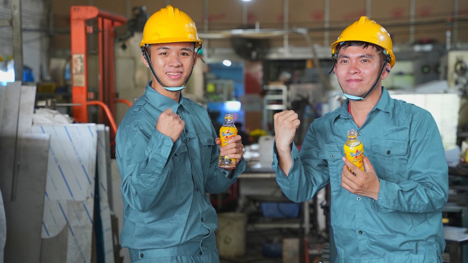 Người lao động chật vật tìm giải pháp nạp năng lượng làm việc cuối năm