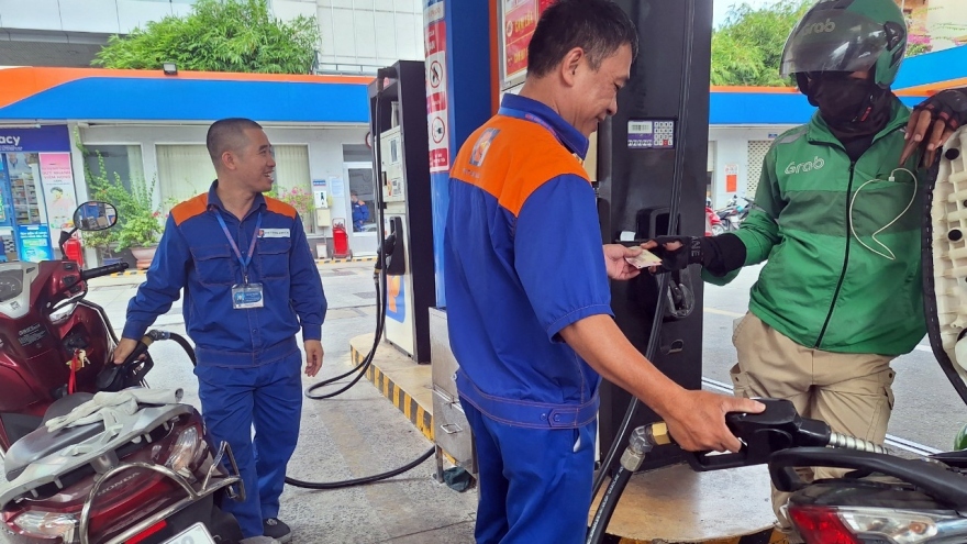 Retail petrol prices fall again as of September 5 afternoon