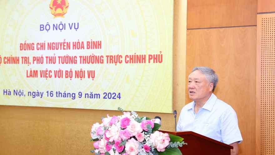 Phó Thủ tướng Thường trực Nguyễn Hòa Bình làm việc với Bộ Nội vụ