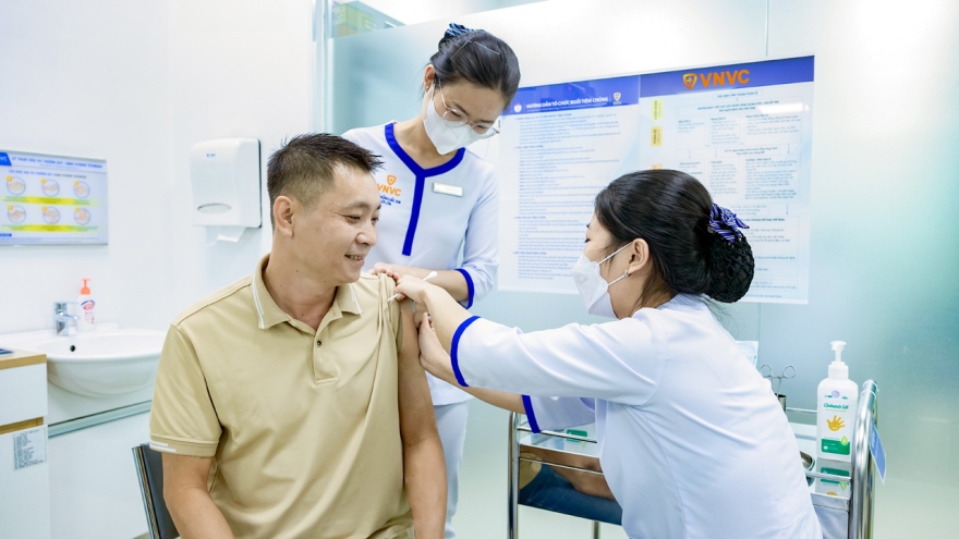 VNVC triển khai tiêm đầu tiên vaccine sốt xuất huyết cho người dân Việt Nam