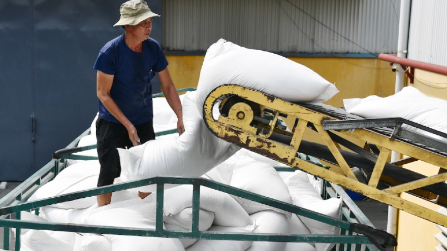 VN gets big orders for rice from Southeast Asian countries