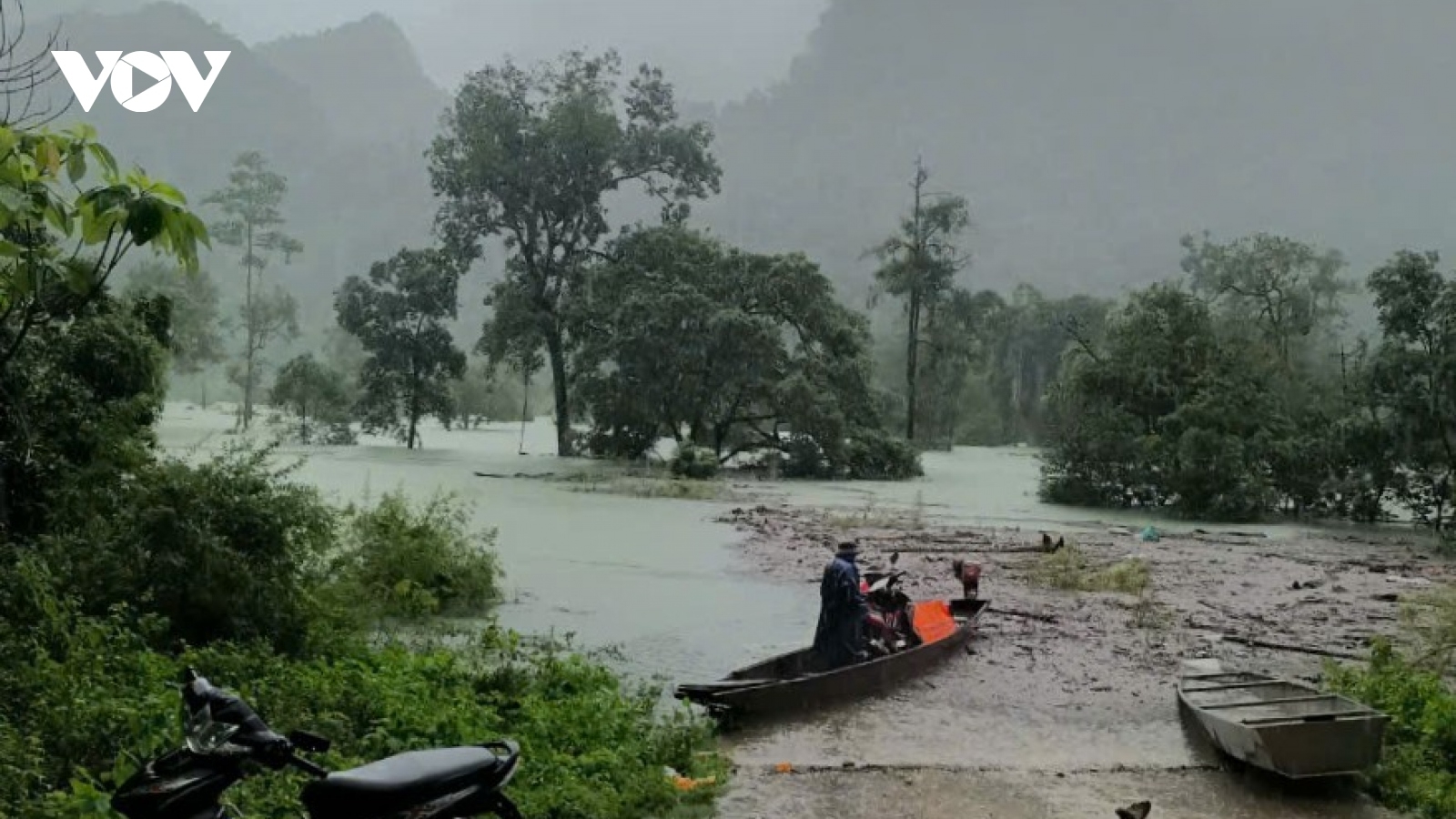 Tropical storm Soulik leaves four dead in central Vietnam