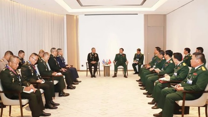 Vietnam, ASEAN member states foster military cooperation