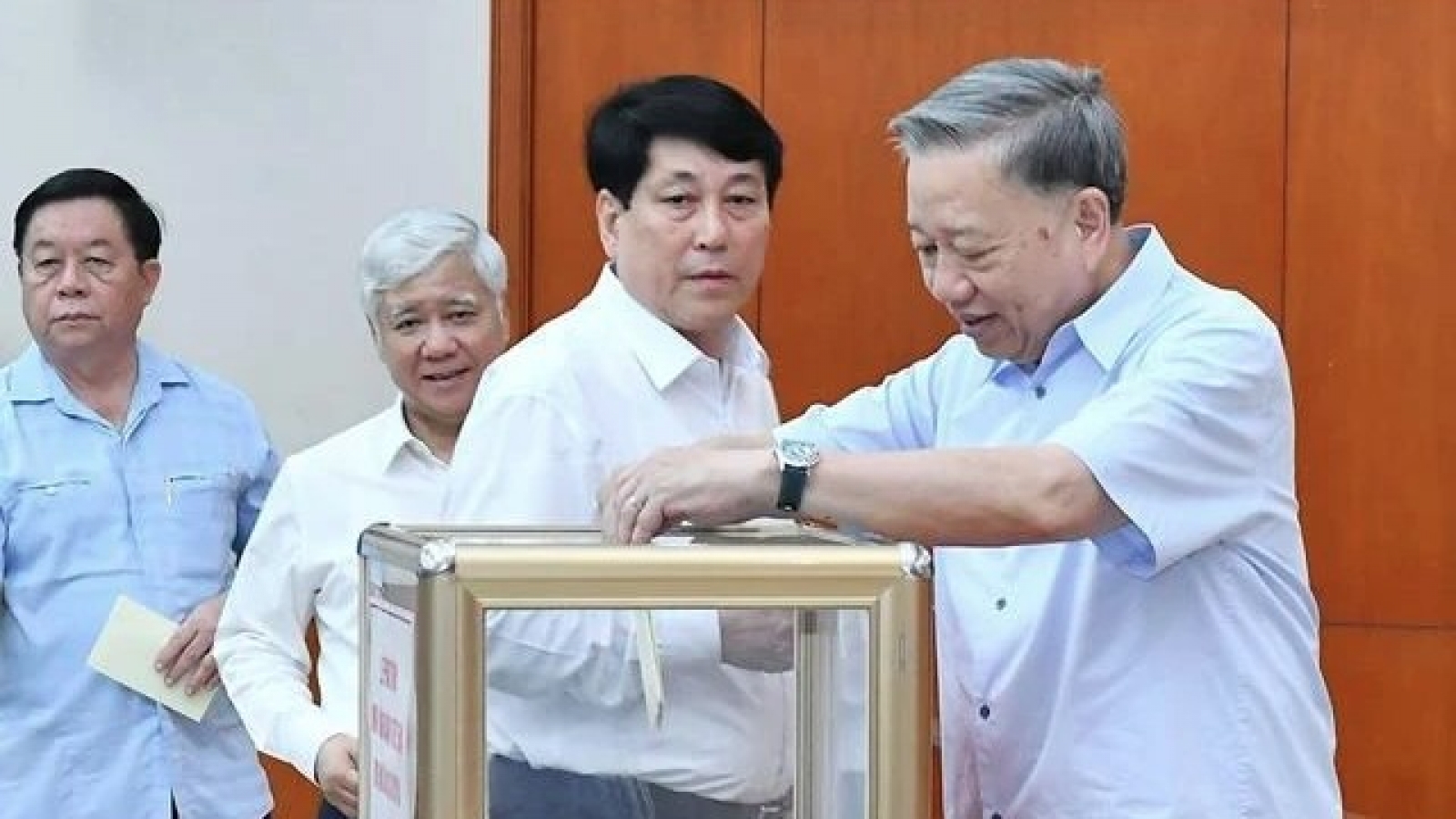 Top leader attends launch of support campaign for Typhoon Yagi victims