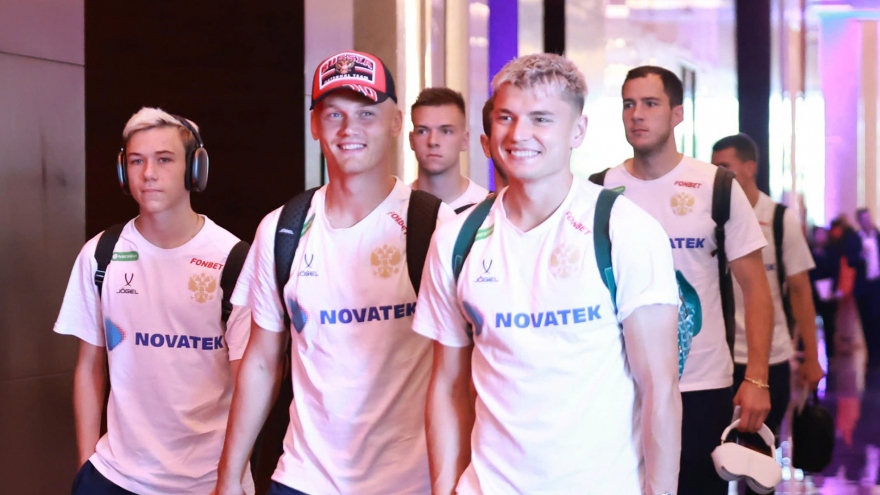 Russian players arrive in Hanoi for three-side friendly tournament