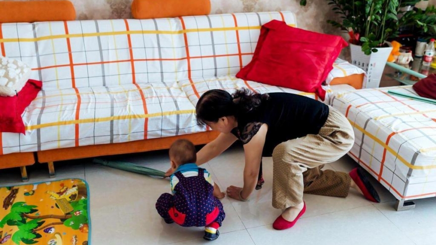 Mẹ chồng lên chăm cháu, tiện thể "mở lớp" trông trẻ ngay tại nhà tôi