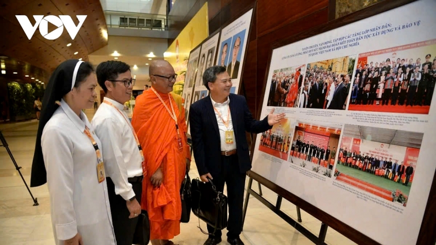National unity spirit highlighted at Hanoi photo exhibition