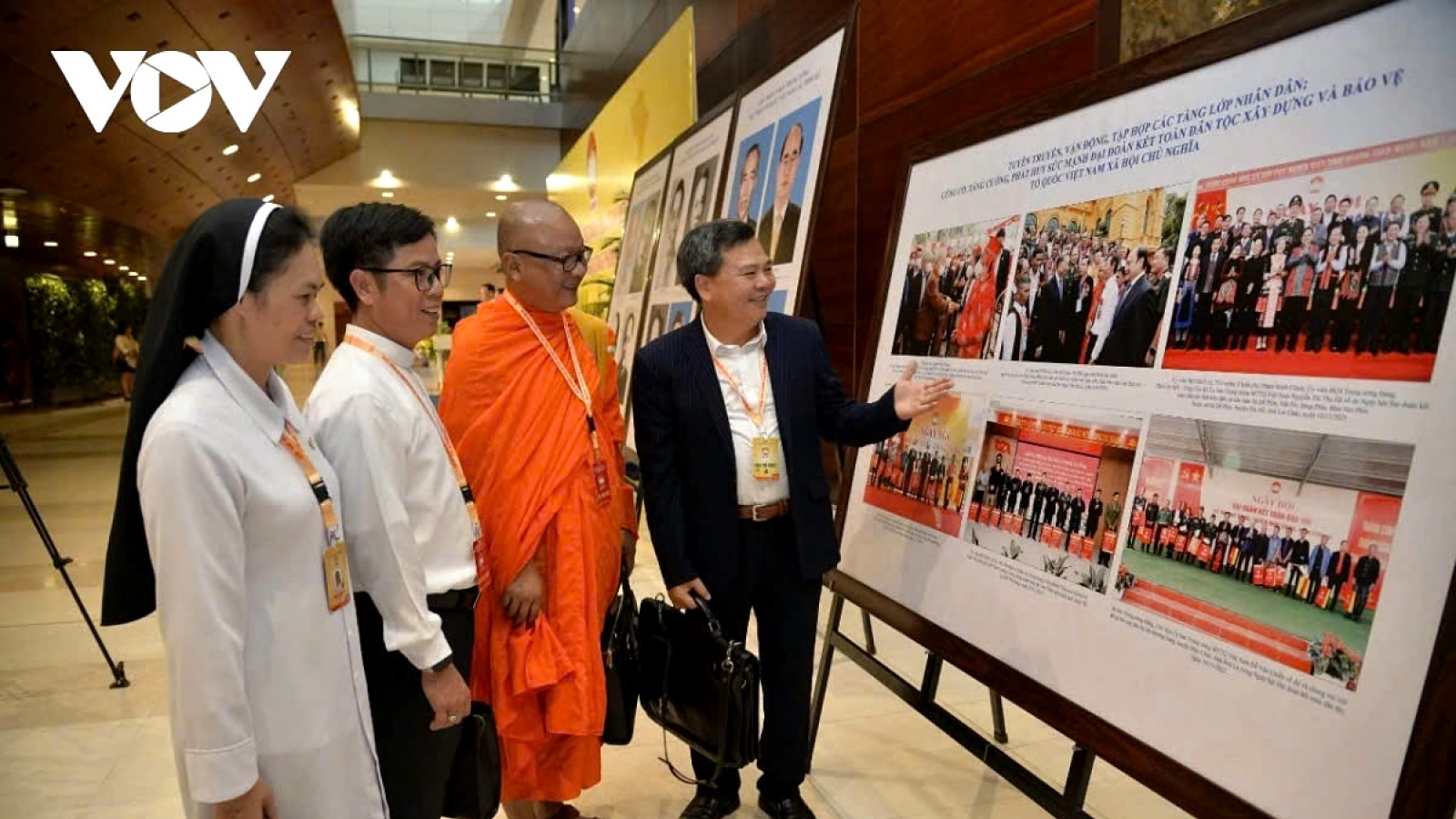National unity spirit highlighted at Hanoi photo exhibition