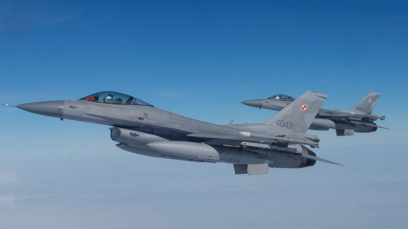 Vắng bóng trên chiến trường, các tiêm kích F-16 của Ukraine thực sự đang ở đâu?