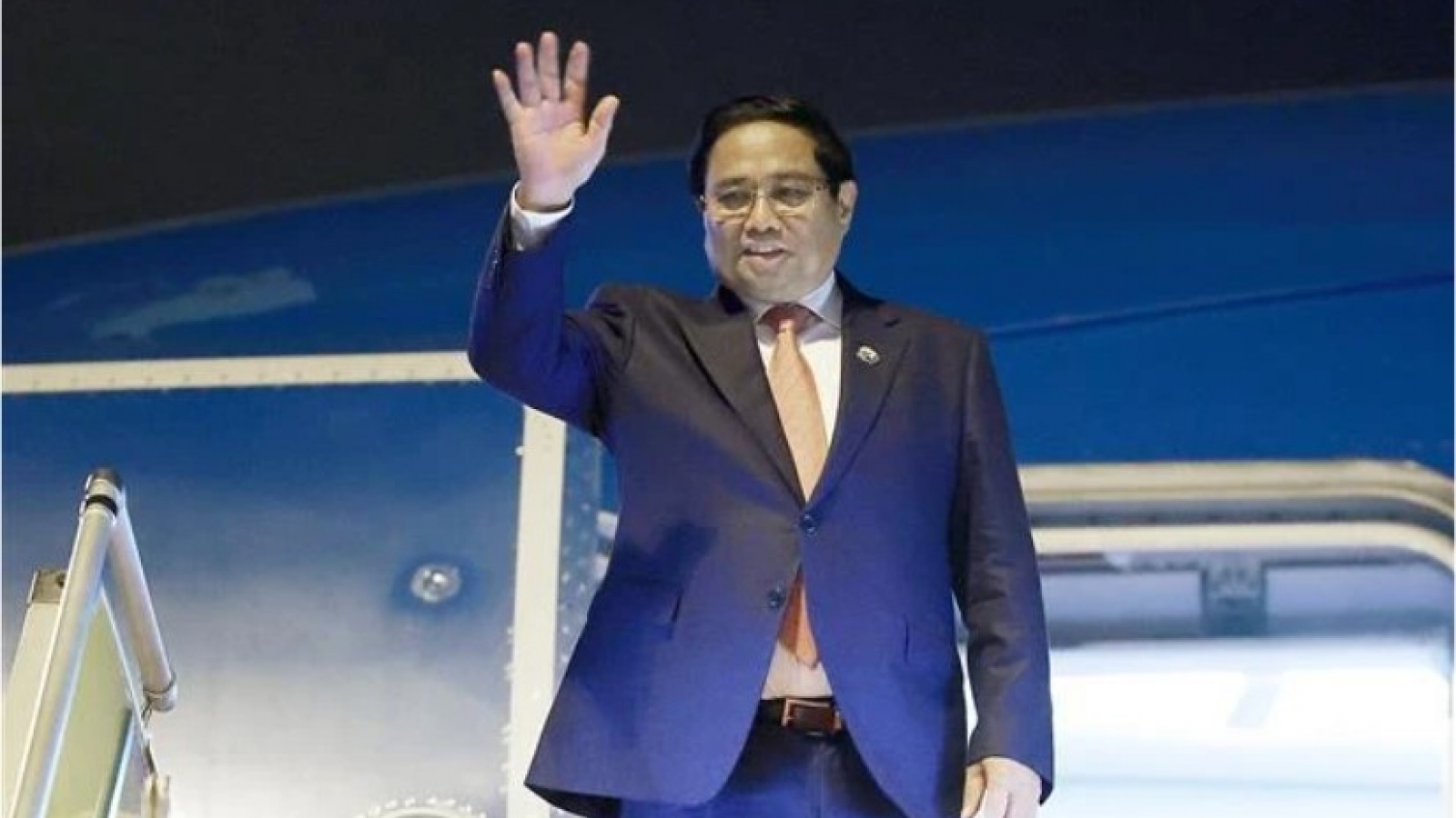 PM returns home from successful ASEAN Summits in Laos