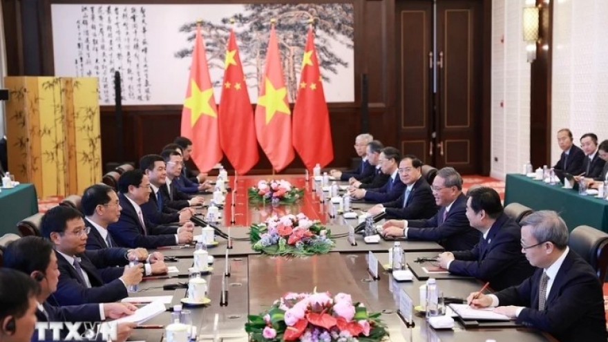 Vietnam-China relationship advancing in profound and extensive direction