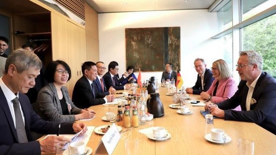 Deputy PM hails Germany - ASEAN Parliamentary Friendship Group’s performance