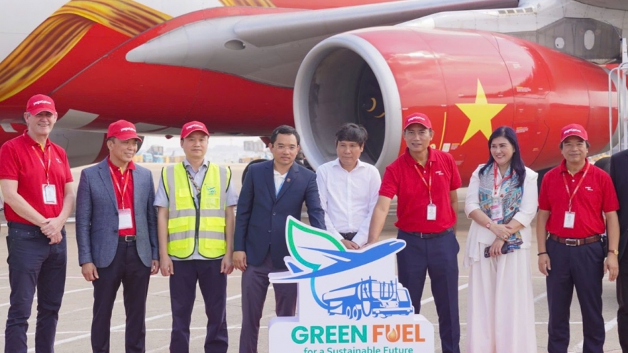 Vietjet khai thác chuyến bay đầu tiên sử dụng nhiên liệu hàng không bền vững SAF