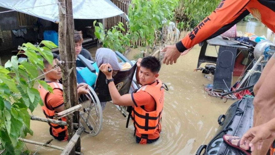 Philippines tiếp tục đón bão mới Leon - các quốc gia khu vực hỗ trợ cứu hộ