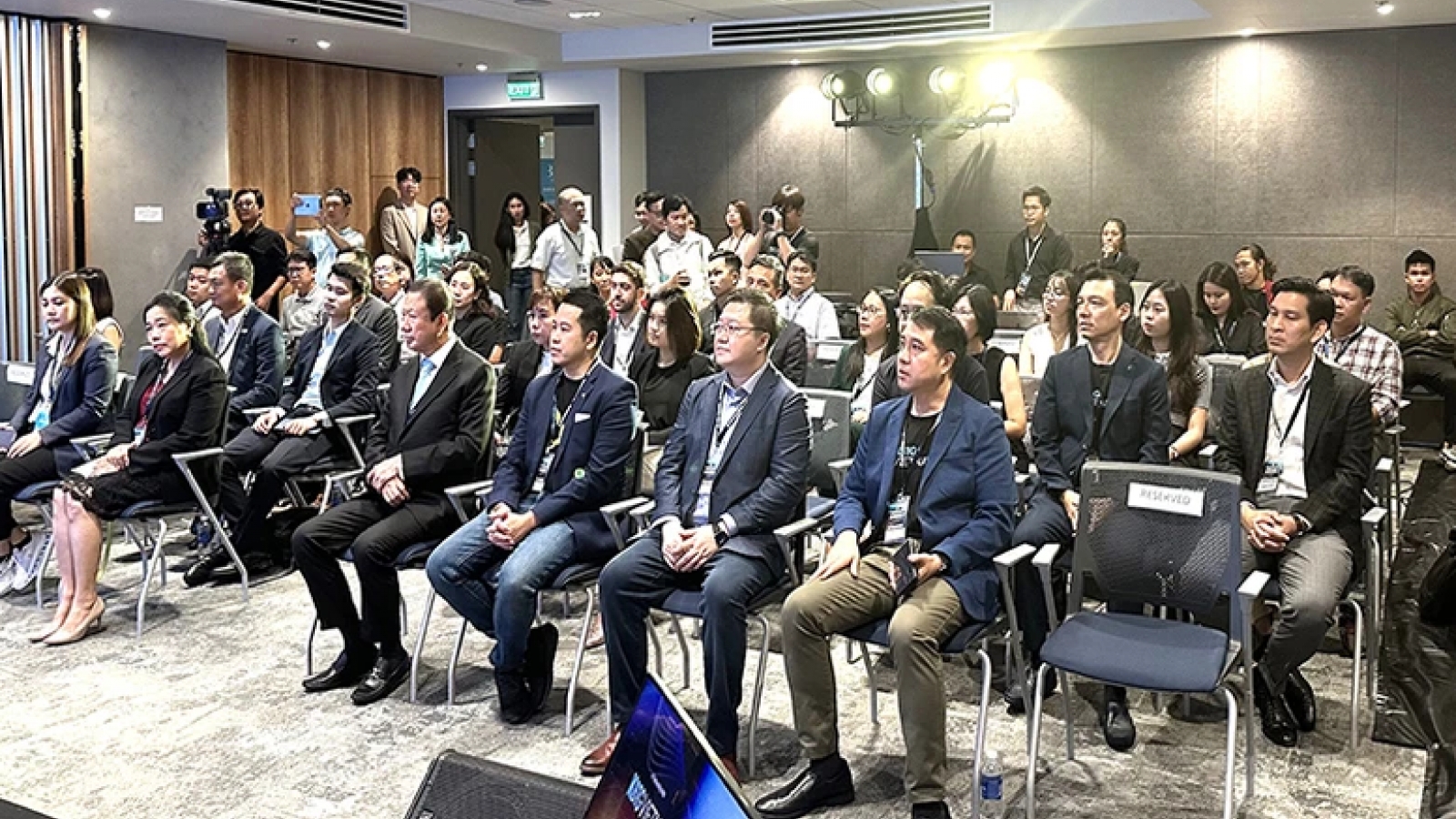 Giải phóng tiềm năng công nghệ, thúc đẩy kinh tế số bền vững