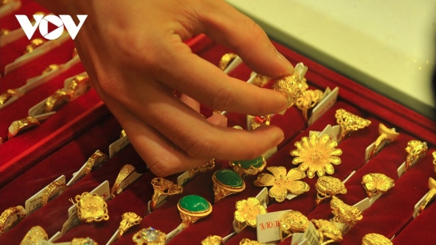 Gold ring price surges to reach new historic peak